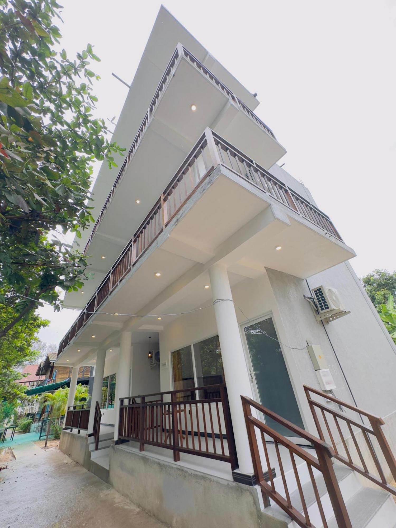 Neo Bay Hotel เวลิกามา ภายนอก รูปภาพ